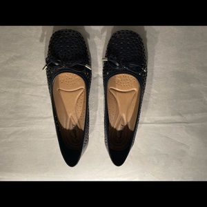 Ladies Leather Flats